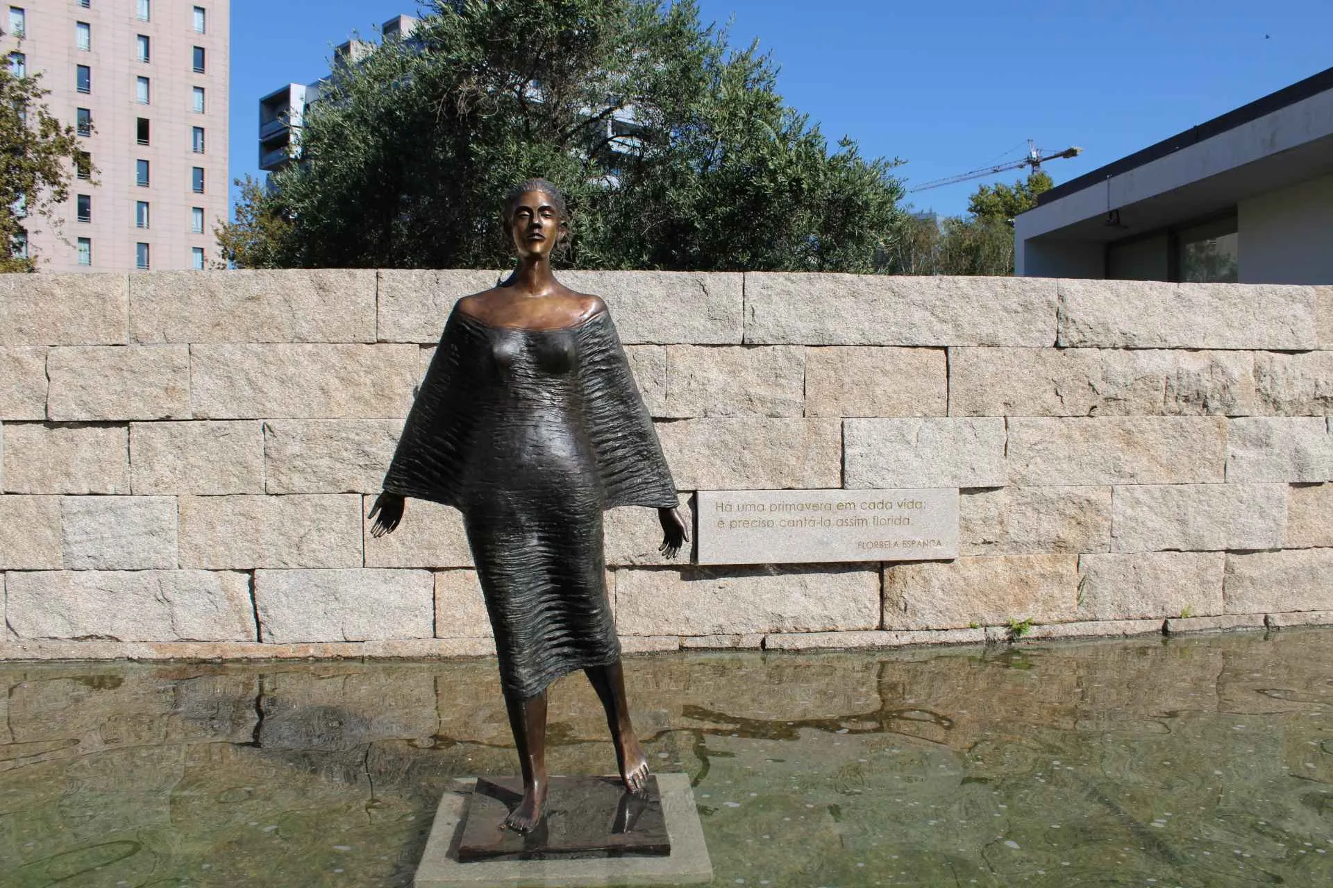 Escultura "A Primavera" de Ilídio Fontes 1